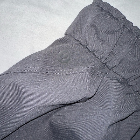 Lululemon Stretch Luxtreme High-Rise Jogger
Graphite Grey - Picture 8 of 8